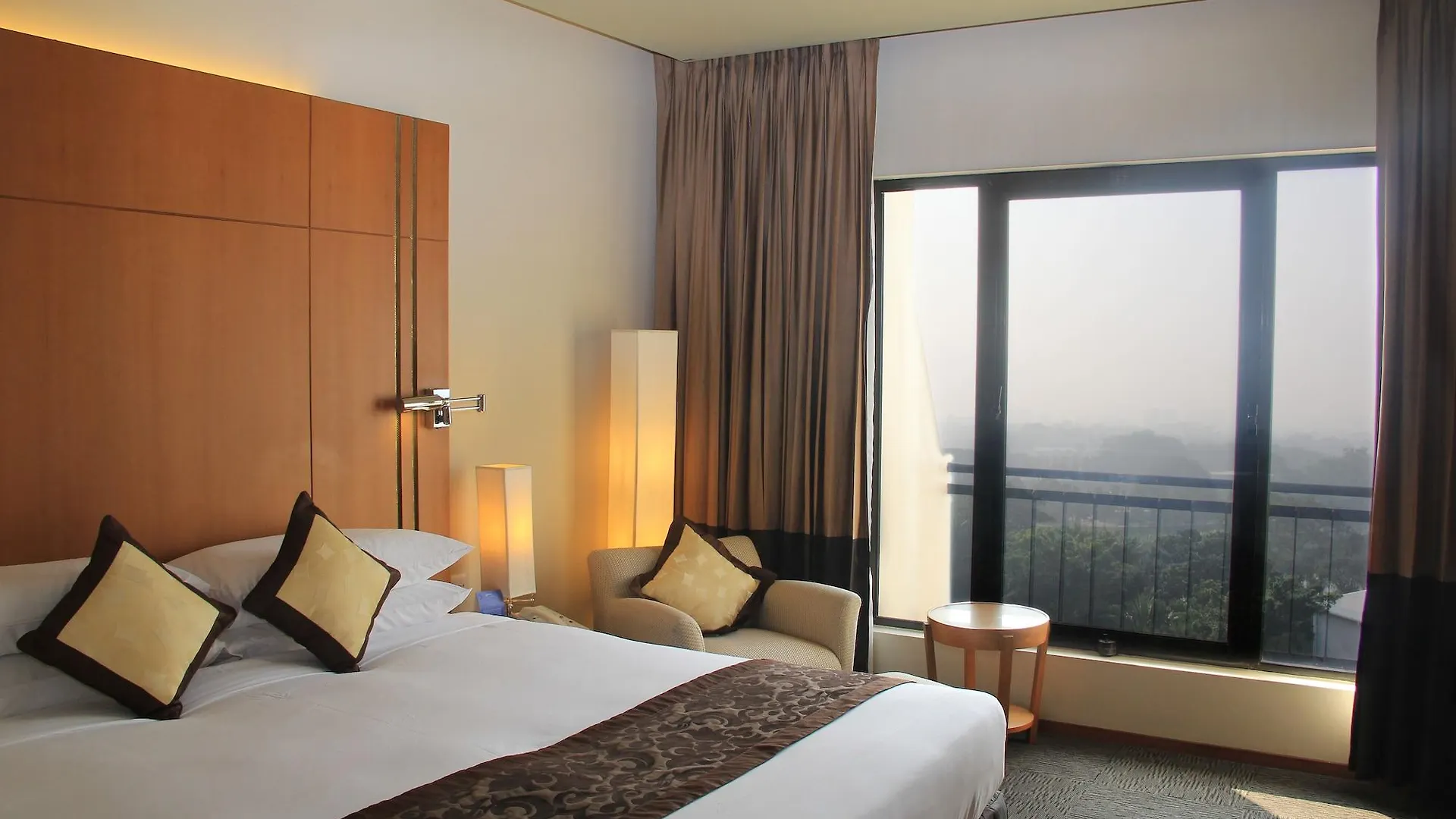 Hotel Radisson Blu Dhaka Water Garden