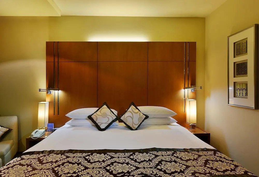 Hotel Radisson Blu Dhaka Water Garden 5*,  Bangladesh