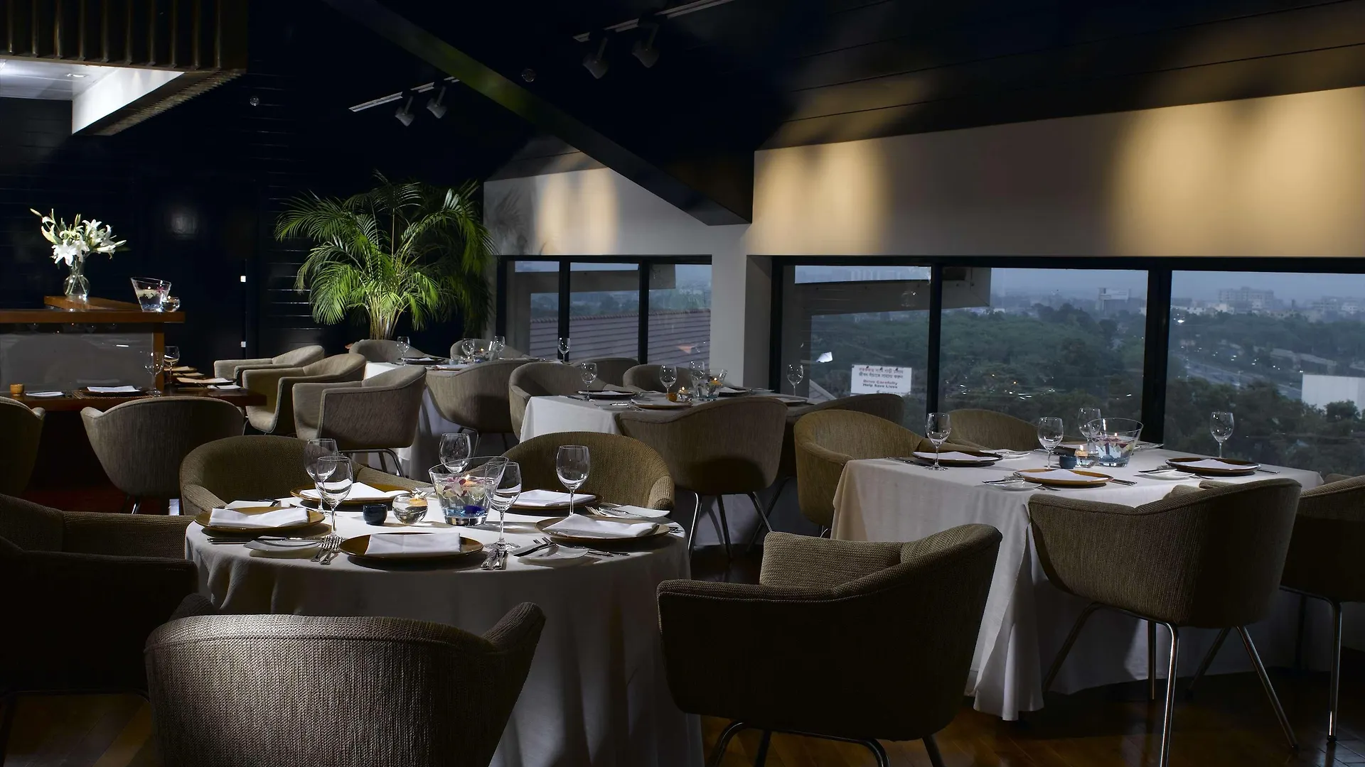 Hotel Radisson Blu Dhaka Water Garden