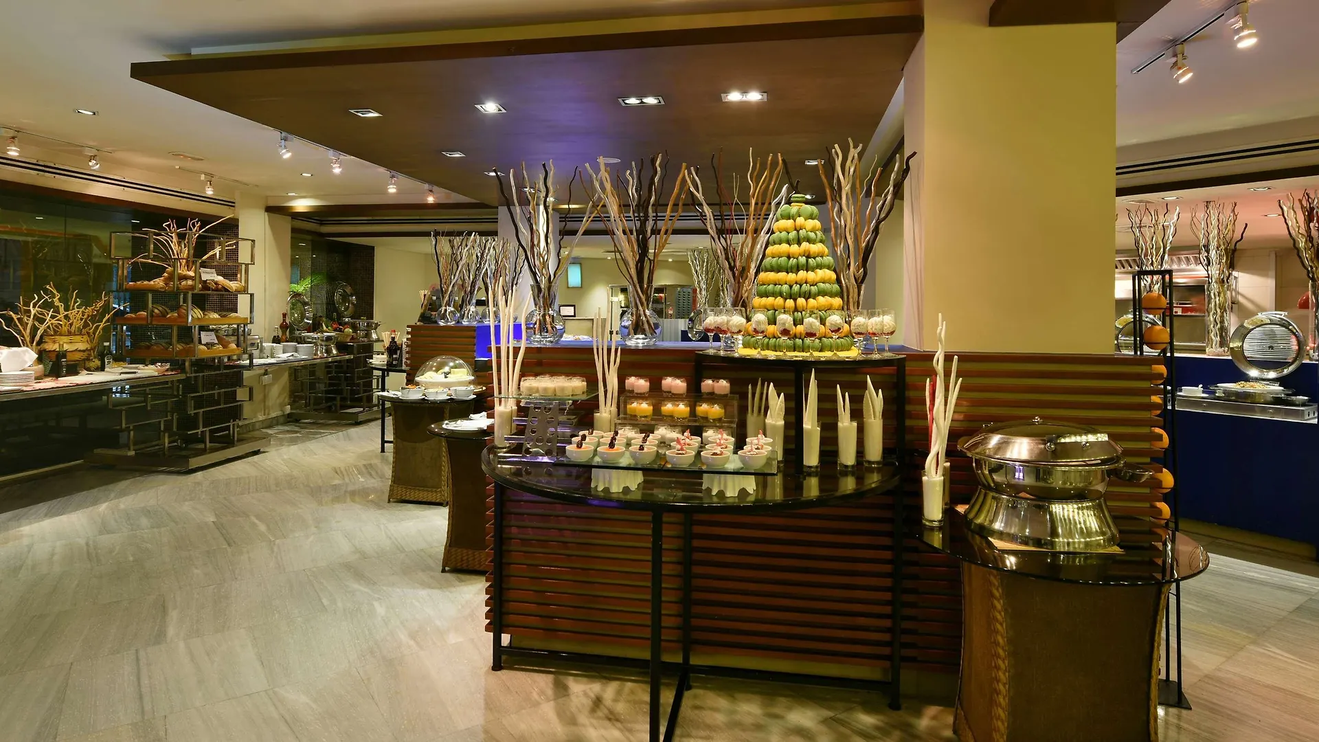 Hotel Radisson Blu Dhaka Water Garden