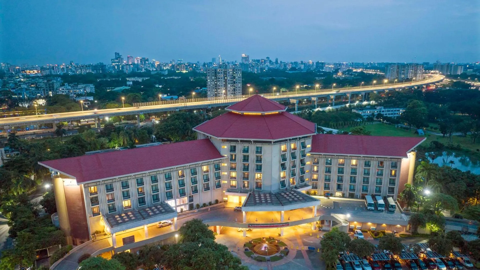 Hotel Radisson Blu Dhaka Water Garden